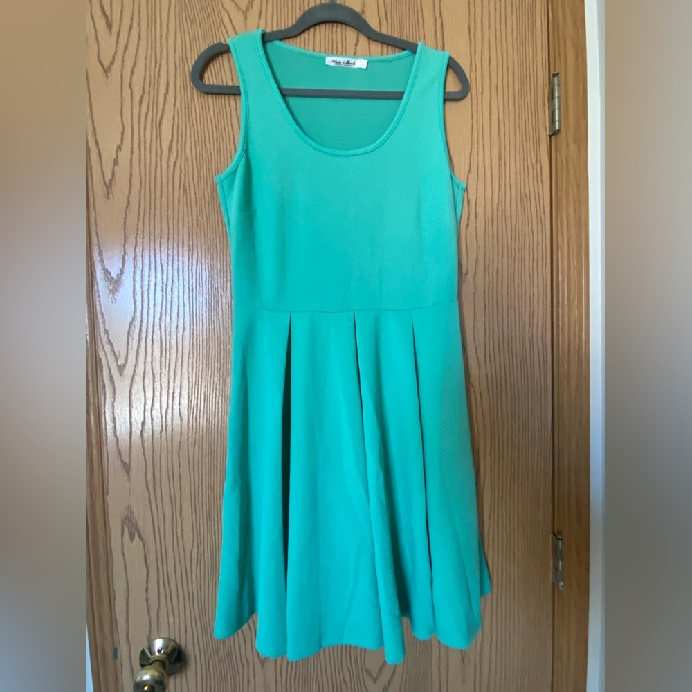 White Mark Sleeveless Green Dress - Large